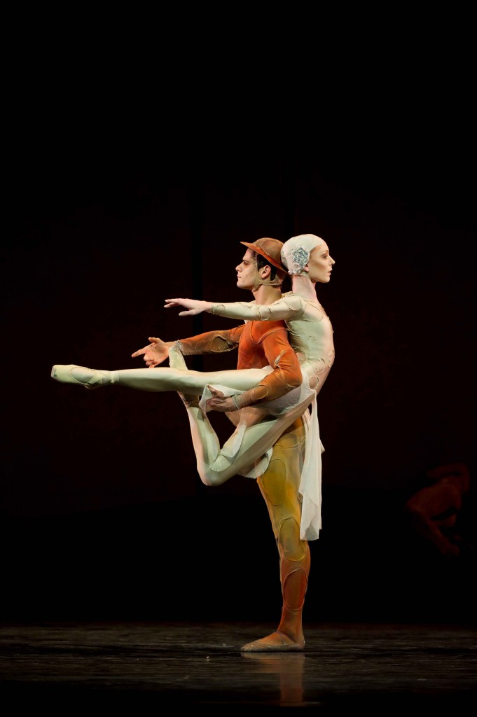 Sarah Lamb and Thiago Soares in Gloria. Photograph Bill Cooper, courtesy ROH