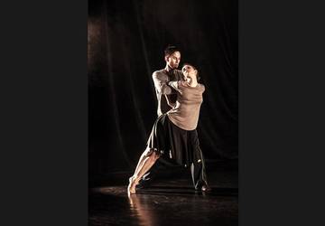 SLOVENSKÉ TANCE Životy svetiel Na fotografii: Peter Dedinský, Ana-Sanziana Beshia Autor fotografie: Peter Brenkus, 2016