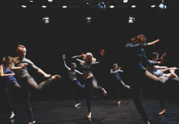 Predstavenie Ghost/Prízrak hosťujúceho choreografa Petra Miku má dnes premiéru v banskobystrickom Divadle Štúdio tanca. Autor: DUŠAN BEŇO.