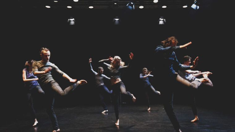 Predstavenie Ghost/Prízrak hosťujúceho choreografa Petra Miku má dnes premiéru v banskobystrickom Divadle Štúdio tanca. Autor: DUŠAN BEŇO.