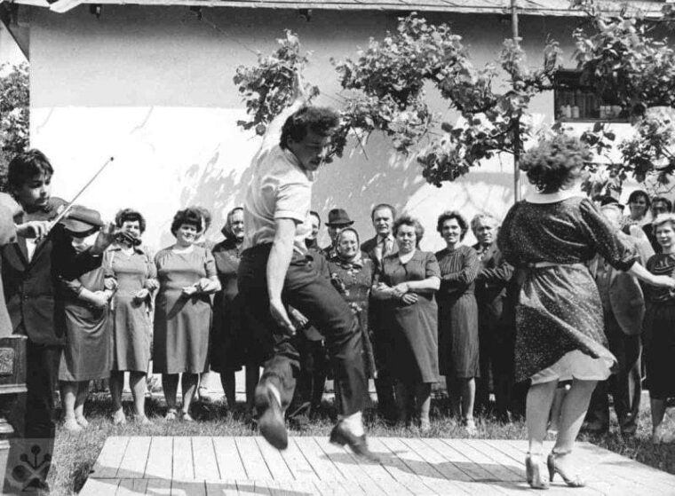 Tanečný dom, folklór, ľudový tanec